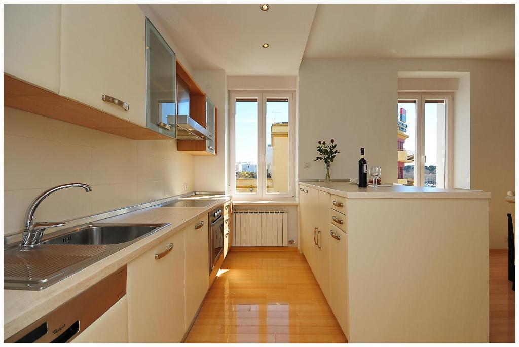Eden Penthouse Apartments زادار الغرفة الصورة